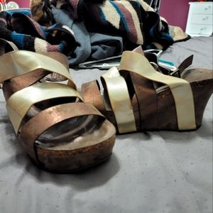 Gold and bronze wedges